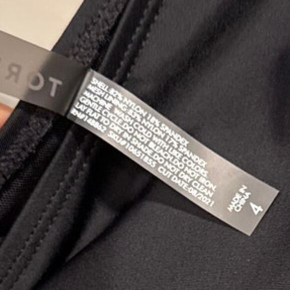 NEW Torrid Black Asymetrical One Piece Swim Dress Size 4X Wireless Cups V-Neck - Picture 7 of 12